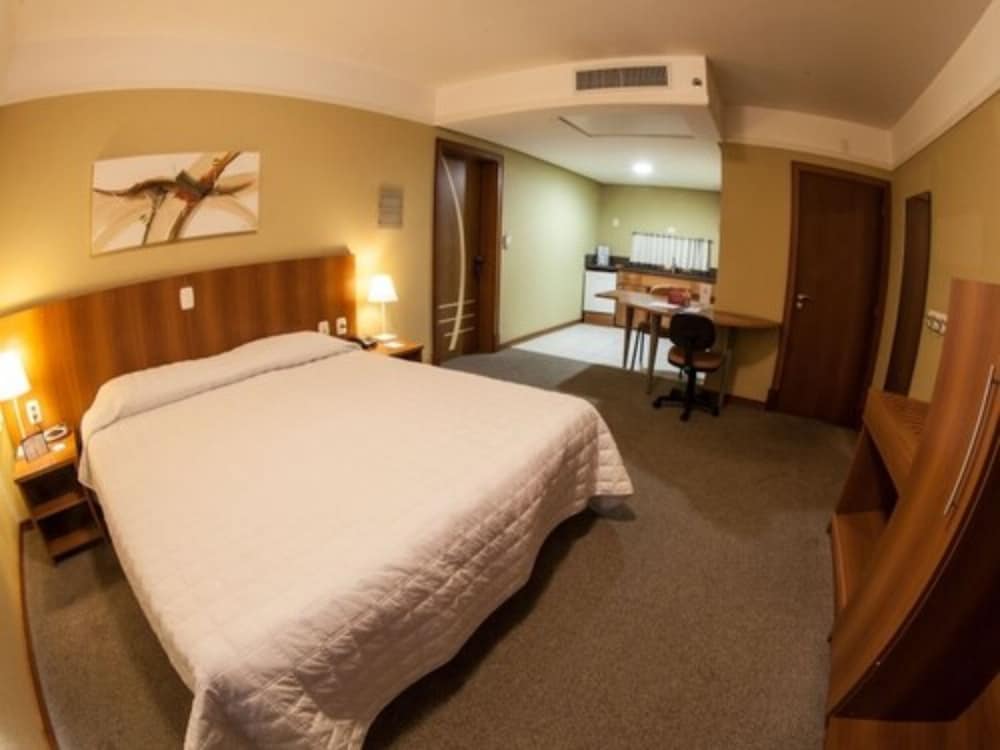 Tri Hotel Executive Caxias 8/25