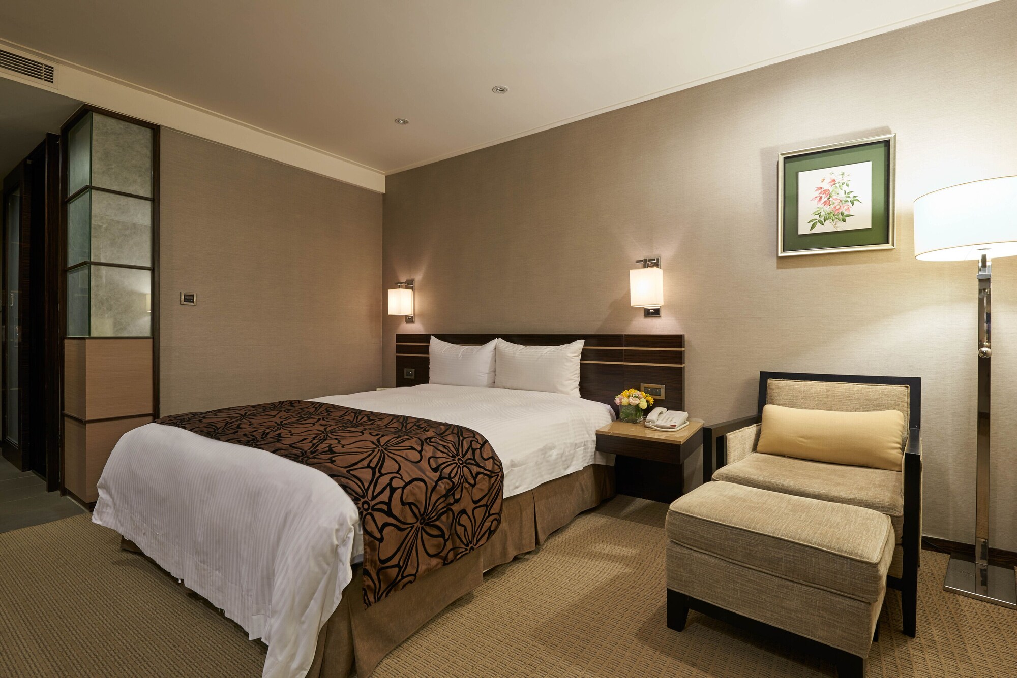 Elite, Double Bed, No Window