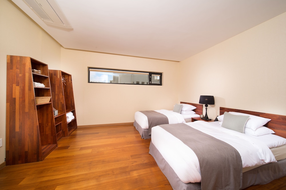 Libentia Hotel and Pool Villa 14/50