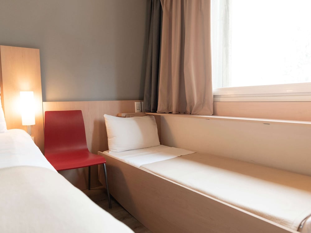 Ibis Pilar 30/63