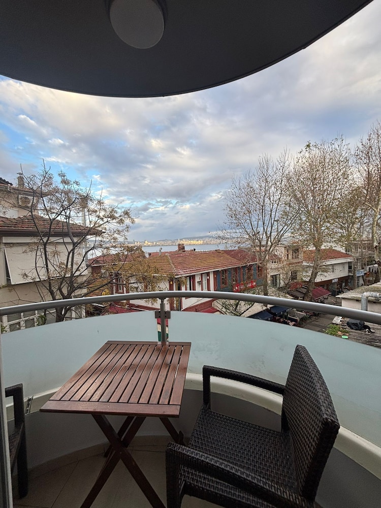 Marine House Boutique Hotel 50/51