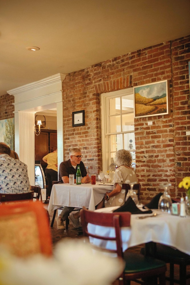 Anchuca Historic Mansion & Inn 34/49