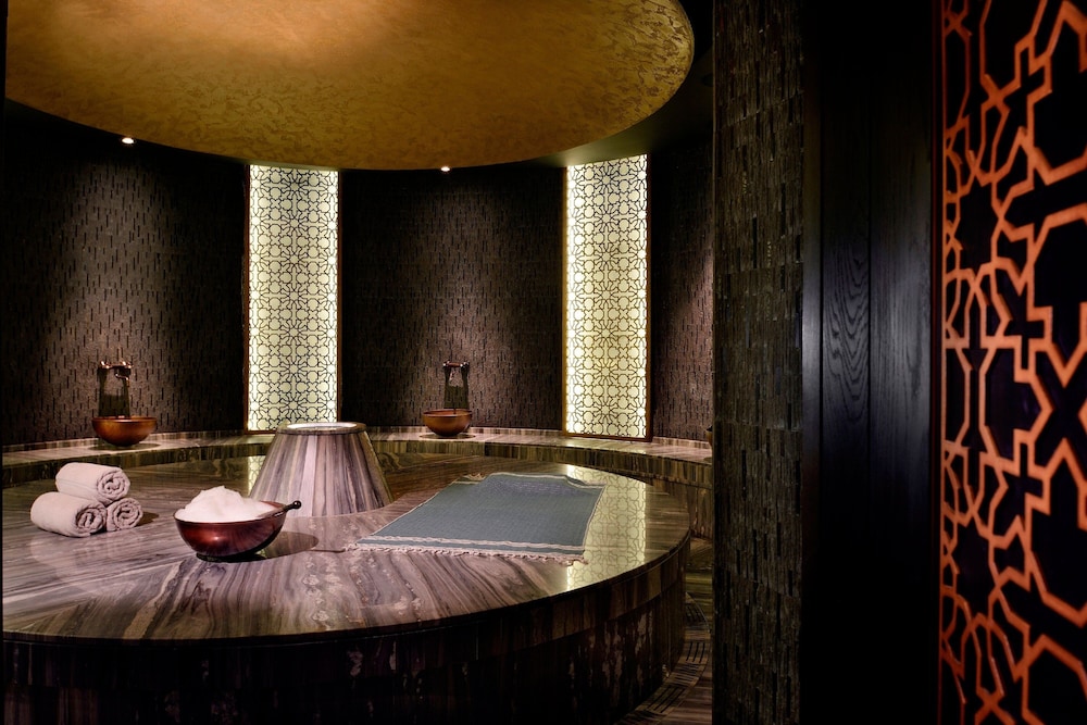 Swimming pool-spa