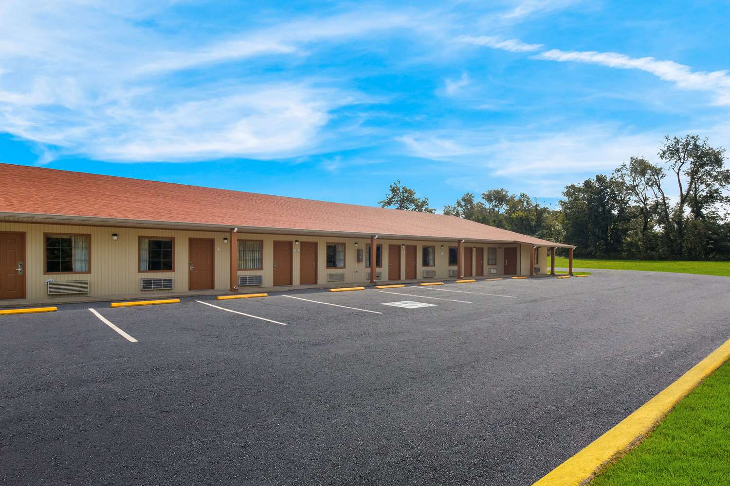 Econo Lodge Cornersville I-65 46/46