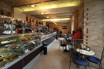 restaurant-cafeteria