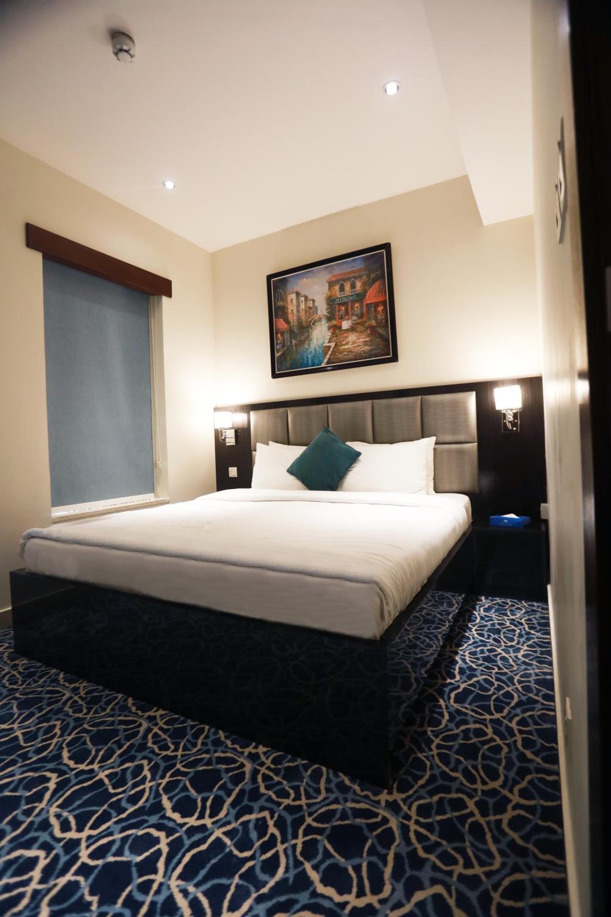 2 Bedrooms, Suite