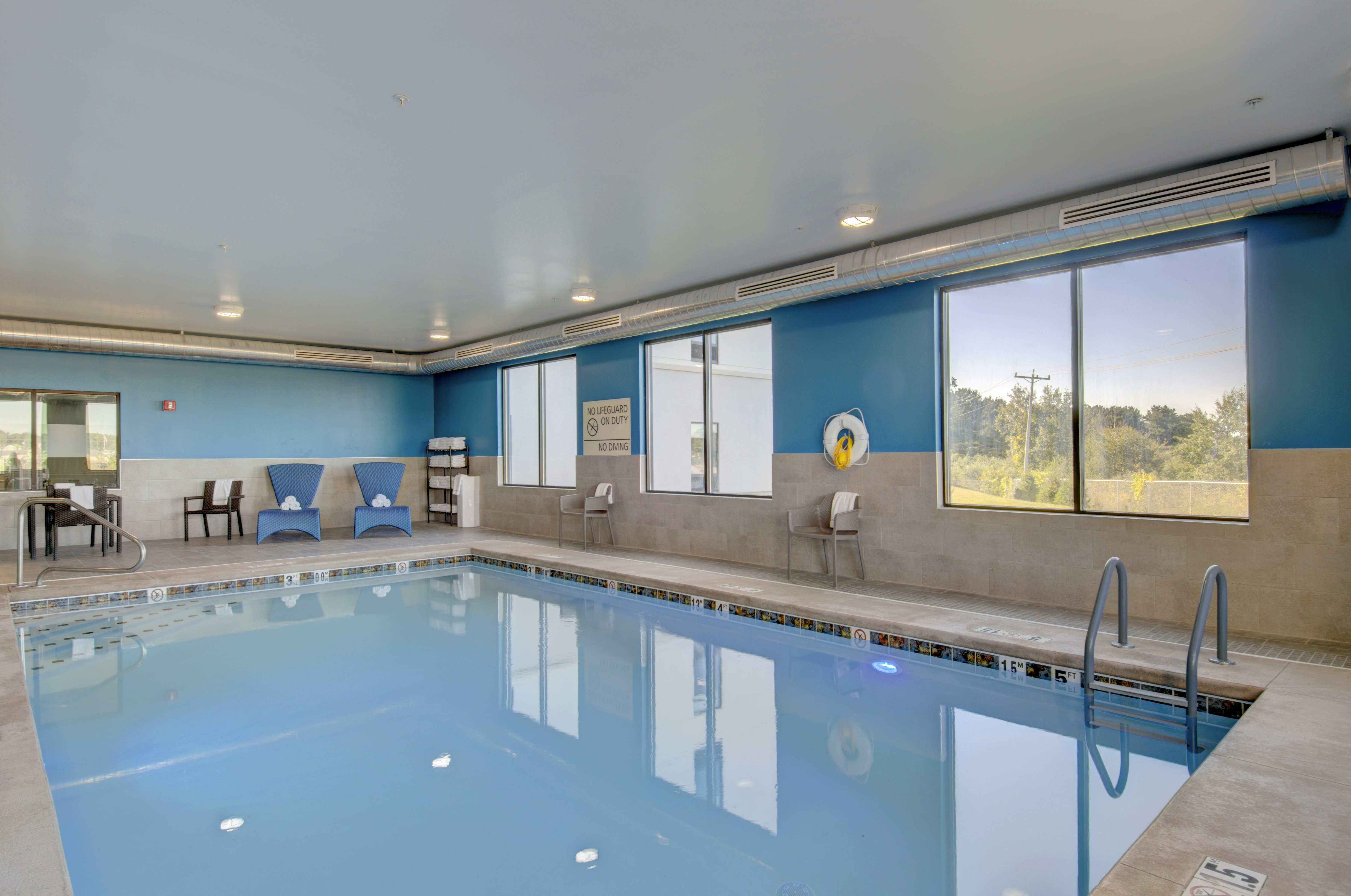 Hampton Inn Suites Portland Me 23/59
