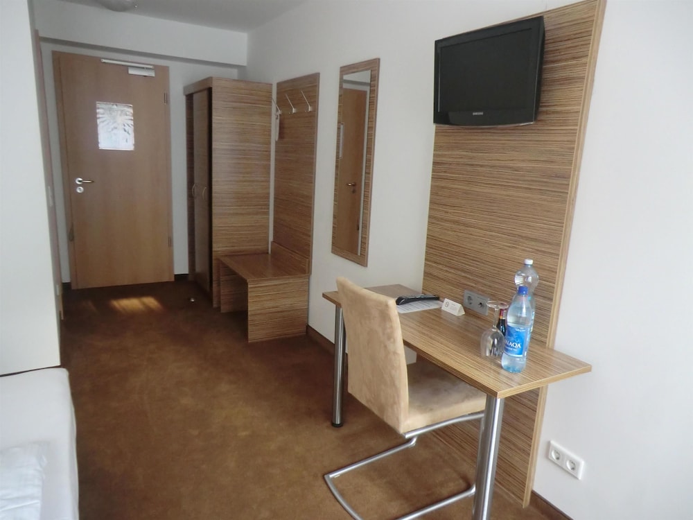 Hotel Andra 33/42