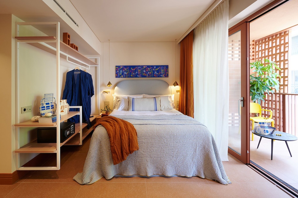 SUPERIOR, DOUBLE BED, BALCONY