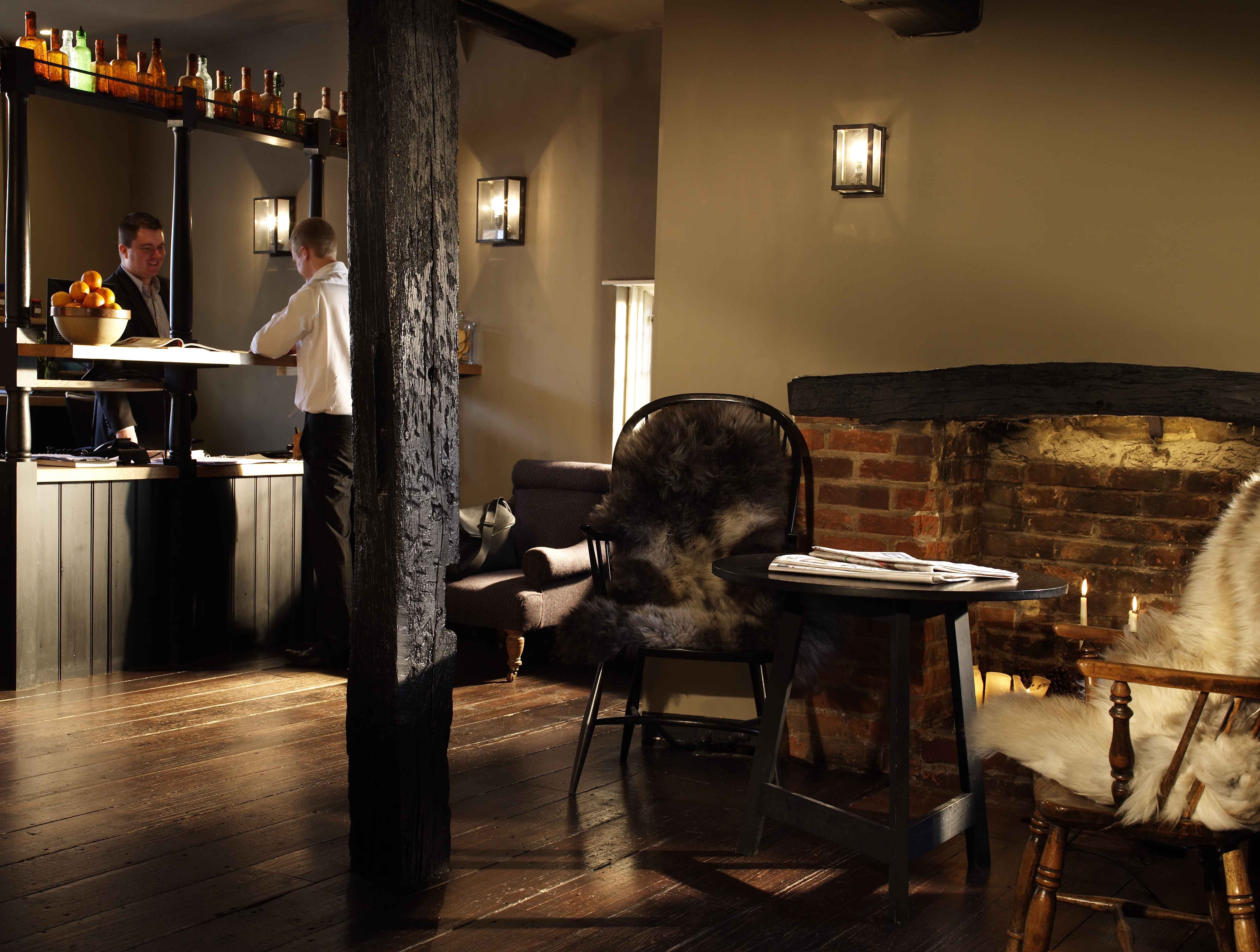 The Crown 15/25