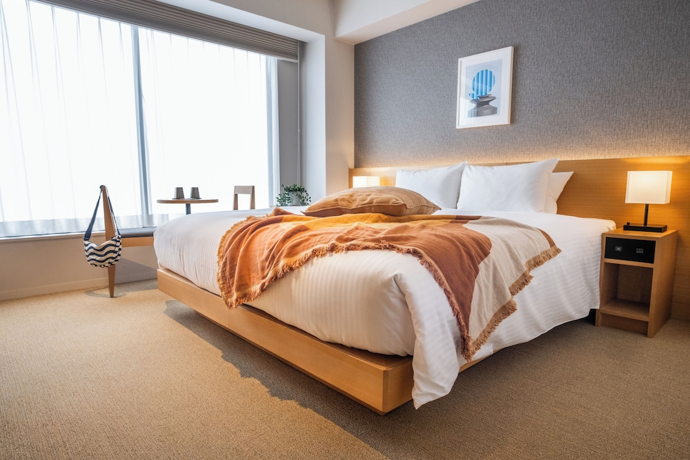 STUDIO 25, KING BED