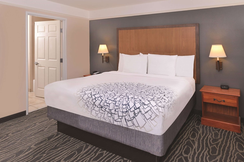 La Quinta Inn & Suites by Wyndham Ruidoso Downs 19/55
