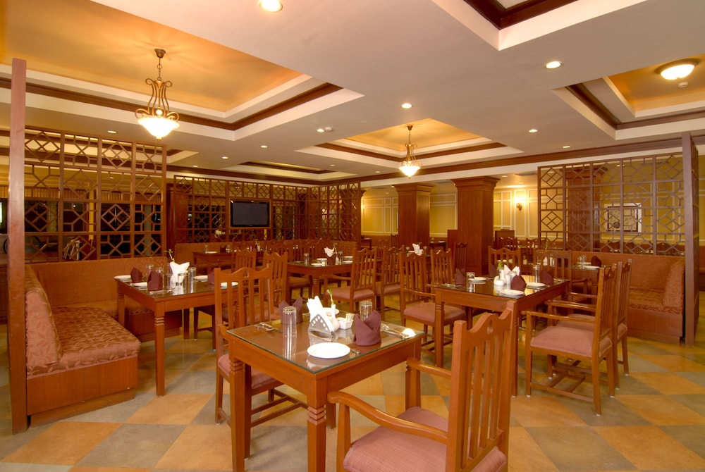 Chanakya Bnr Hotel 14/27