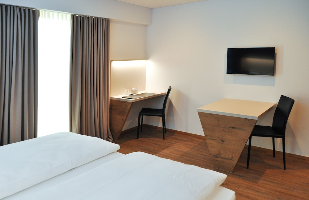 Jet Hotel Zurich Airport 24/45