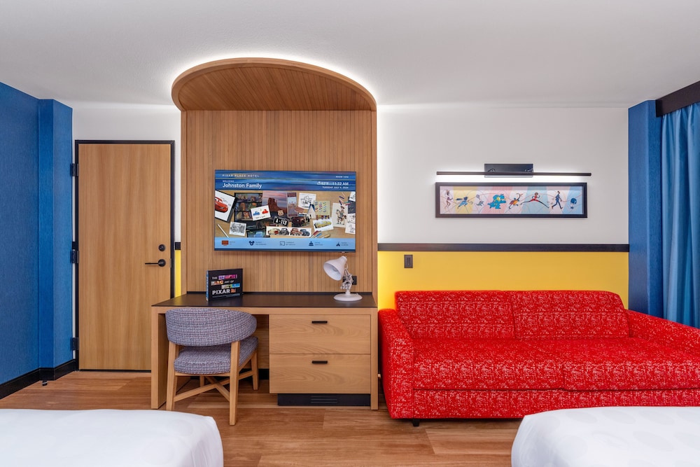 STANDARD, 2 QUEEN BEDS, WITH VIEW, SOFA, ACCESSIBLE