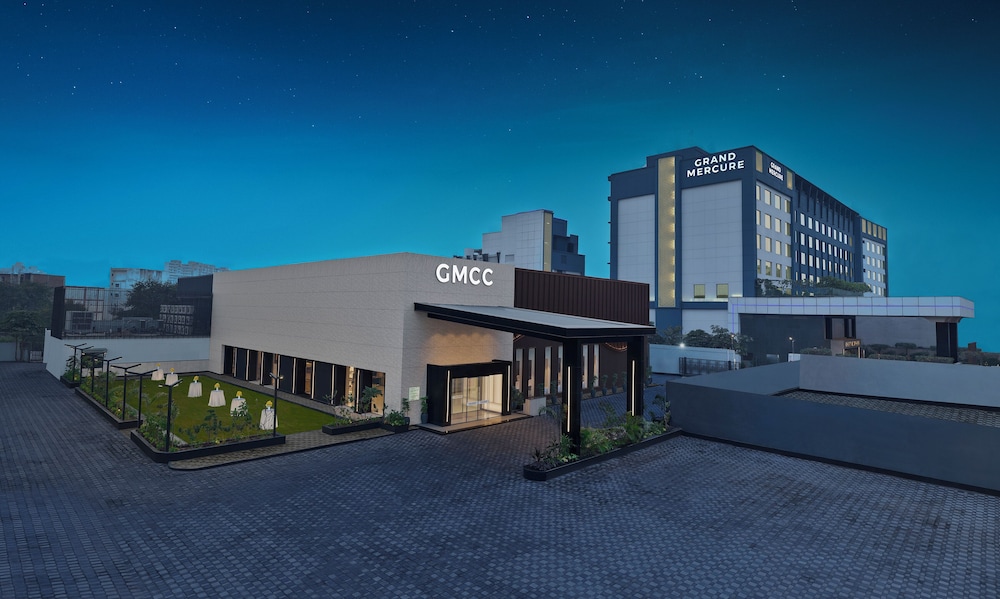 Grand Mercure Agra 46/50