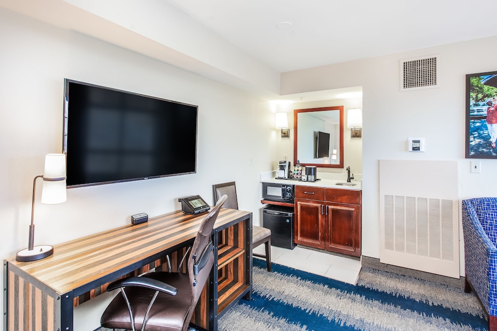 The Mercantile Hotel 46/55