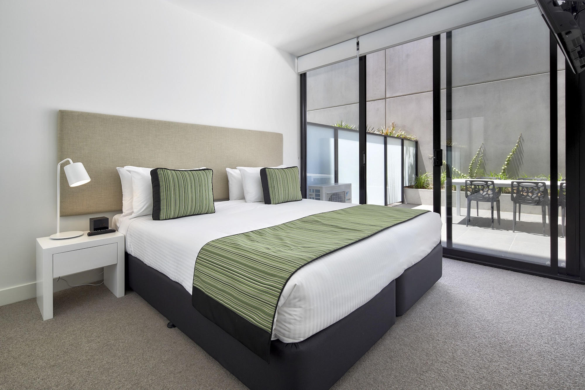 2 BEDROOMS, COURTYARD, APARTMENT