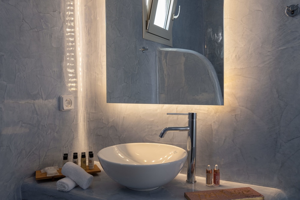 Santoterra Antigua Luxury Suites 44/50