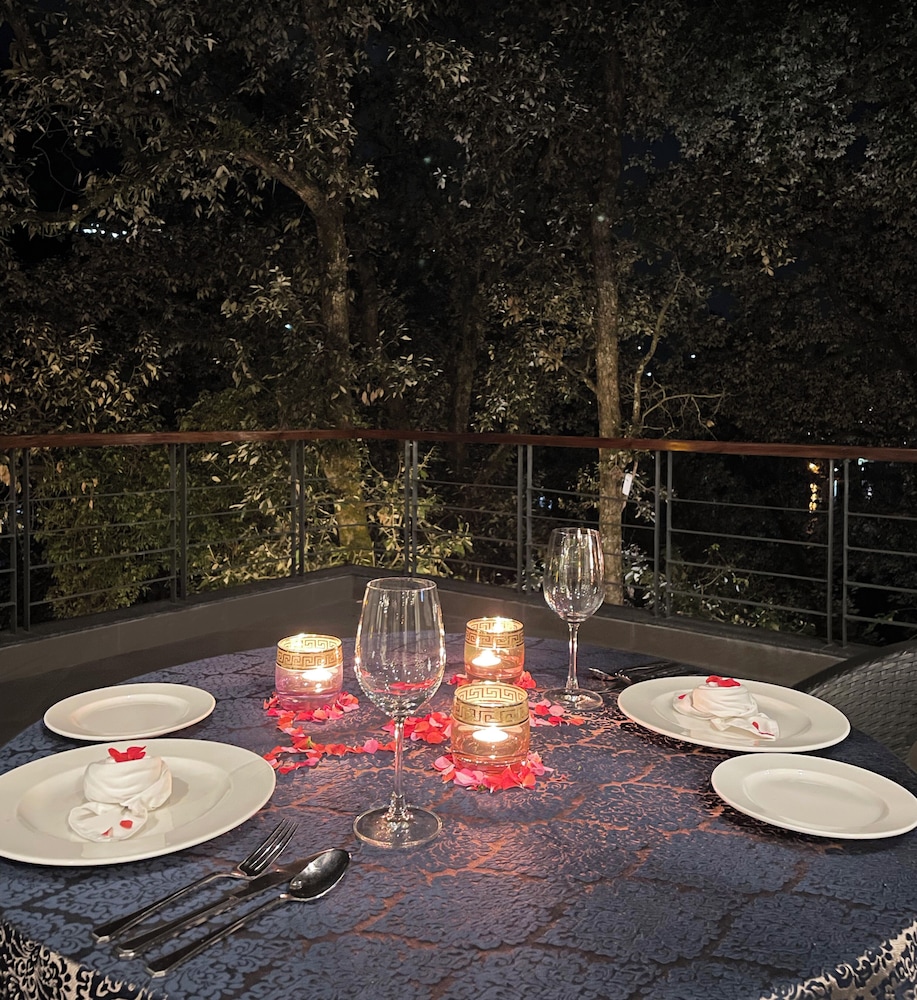 The Rosefinch Sarovar Portico 21/40