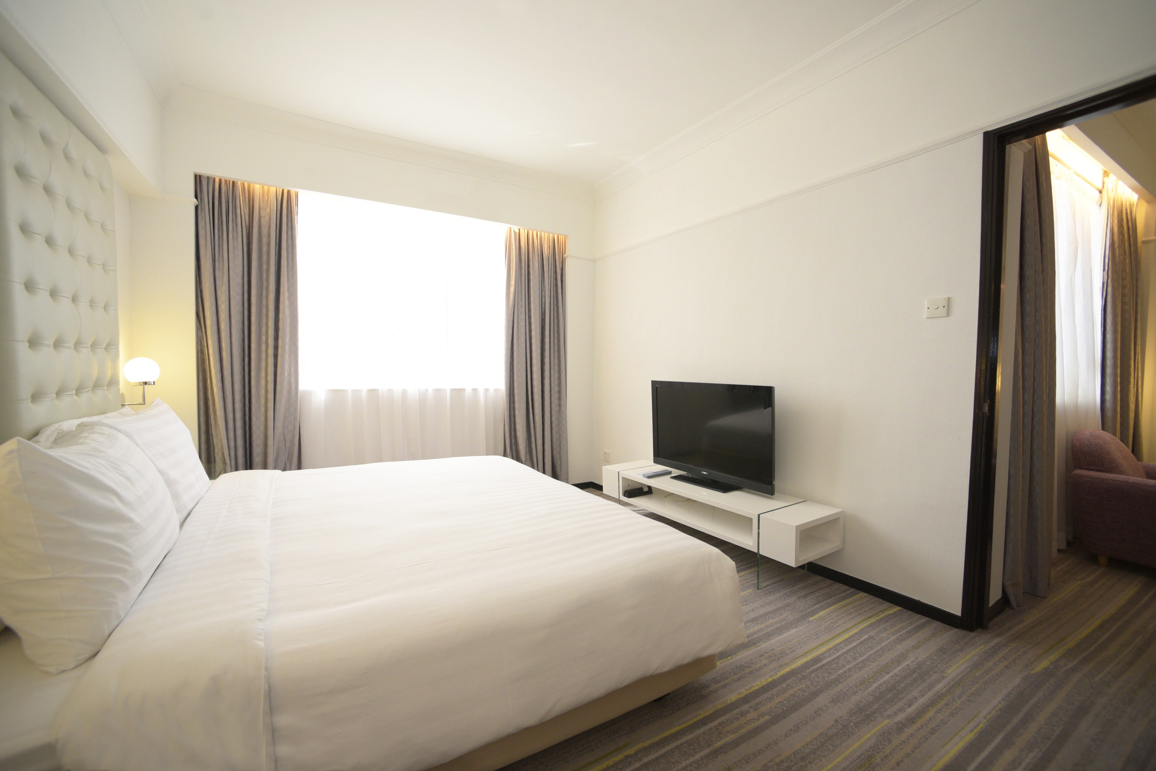 Deluxe One-bedroom Suite