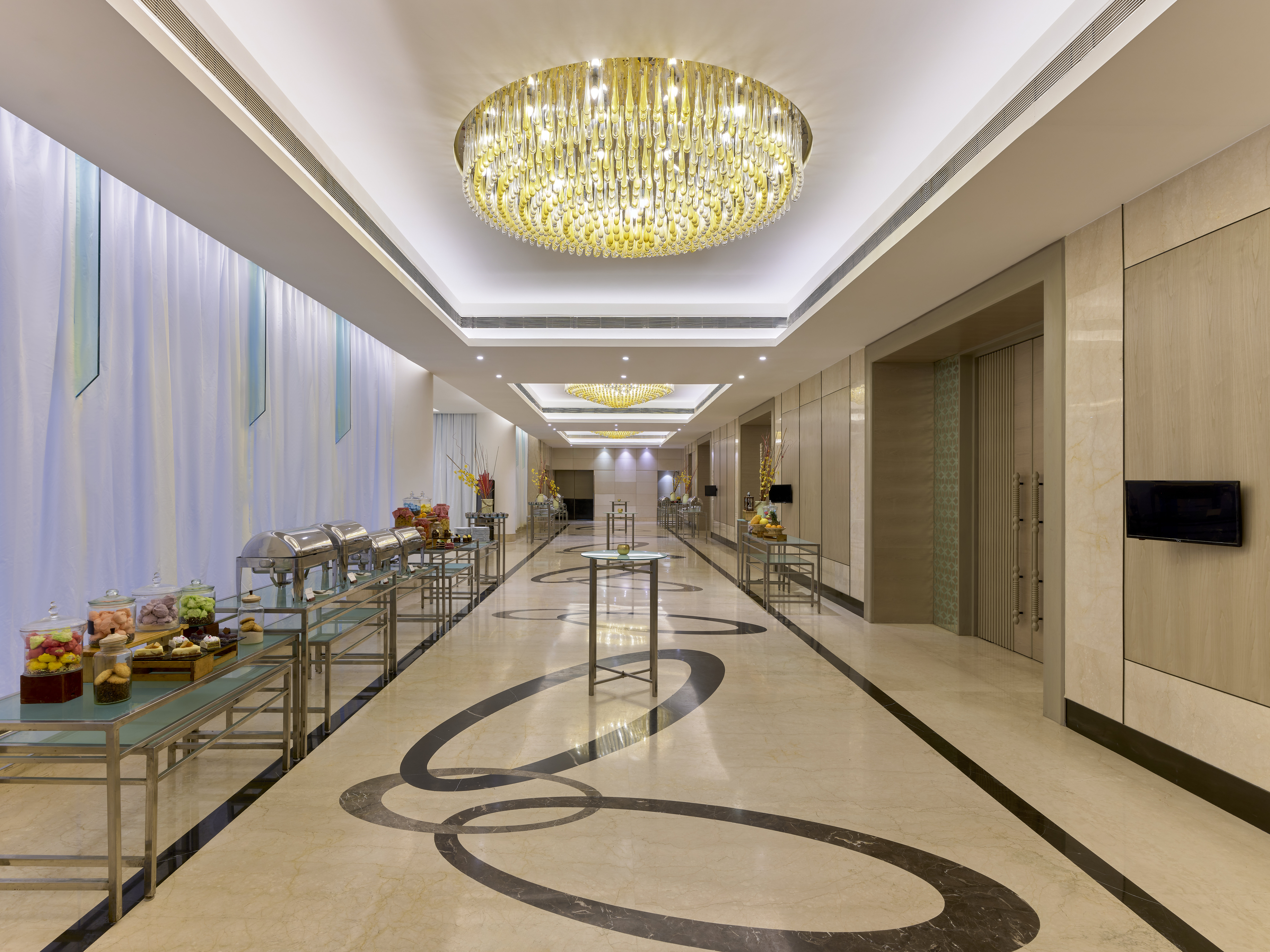 Crowne Plaza Ahmedabad City Centre 42/70