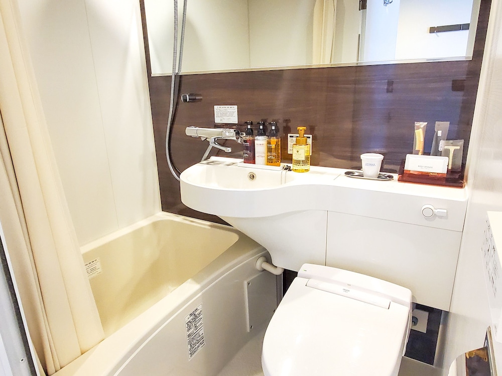 HOTEL LiVEMAX Yokohama Stadium Mae 25/25