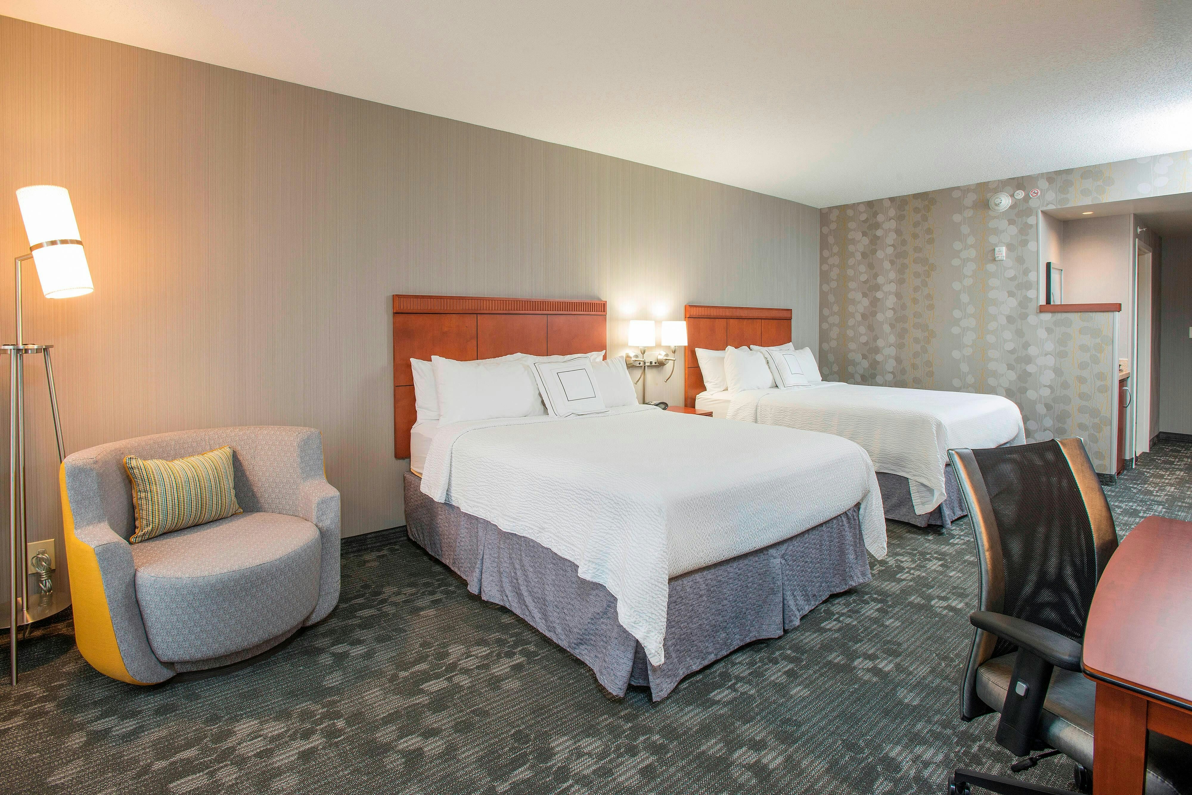 Courtyard By Marriott Cincinnati North At Union Centre 17/50
