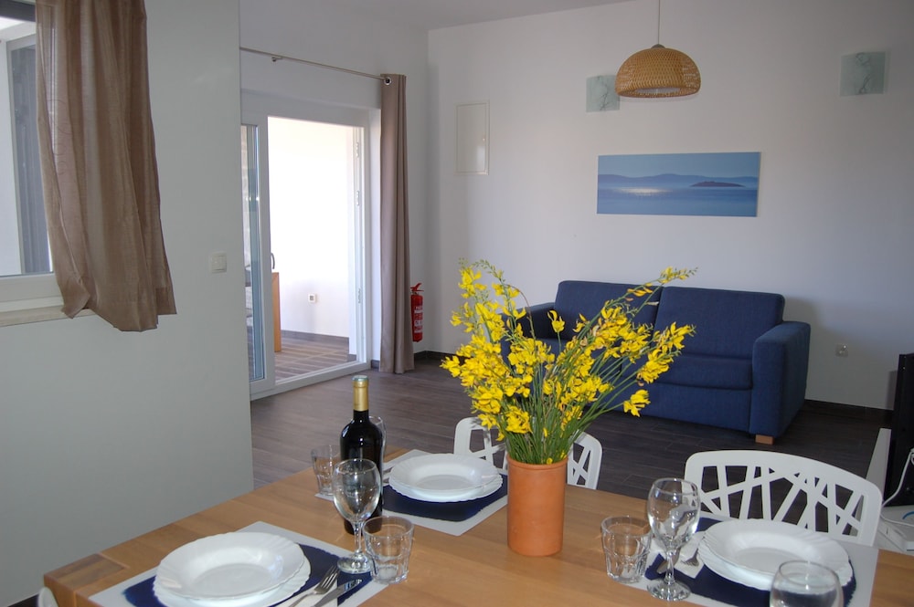 Gorgonia Apartments 30/50