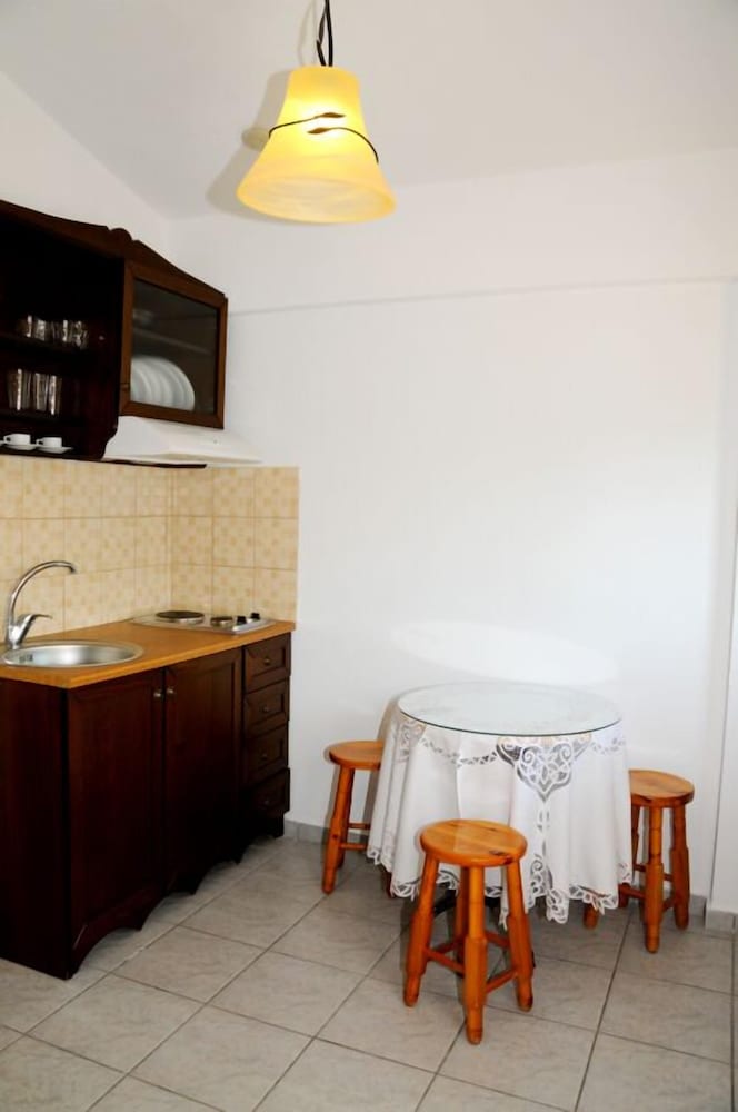 SKIATHOS ISLAND SUITES 7/50