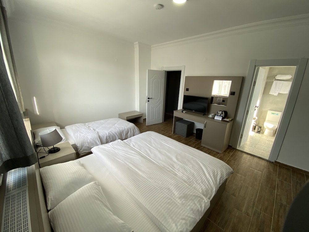 No 57 Suites 12/50