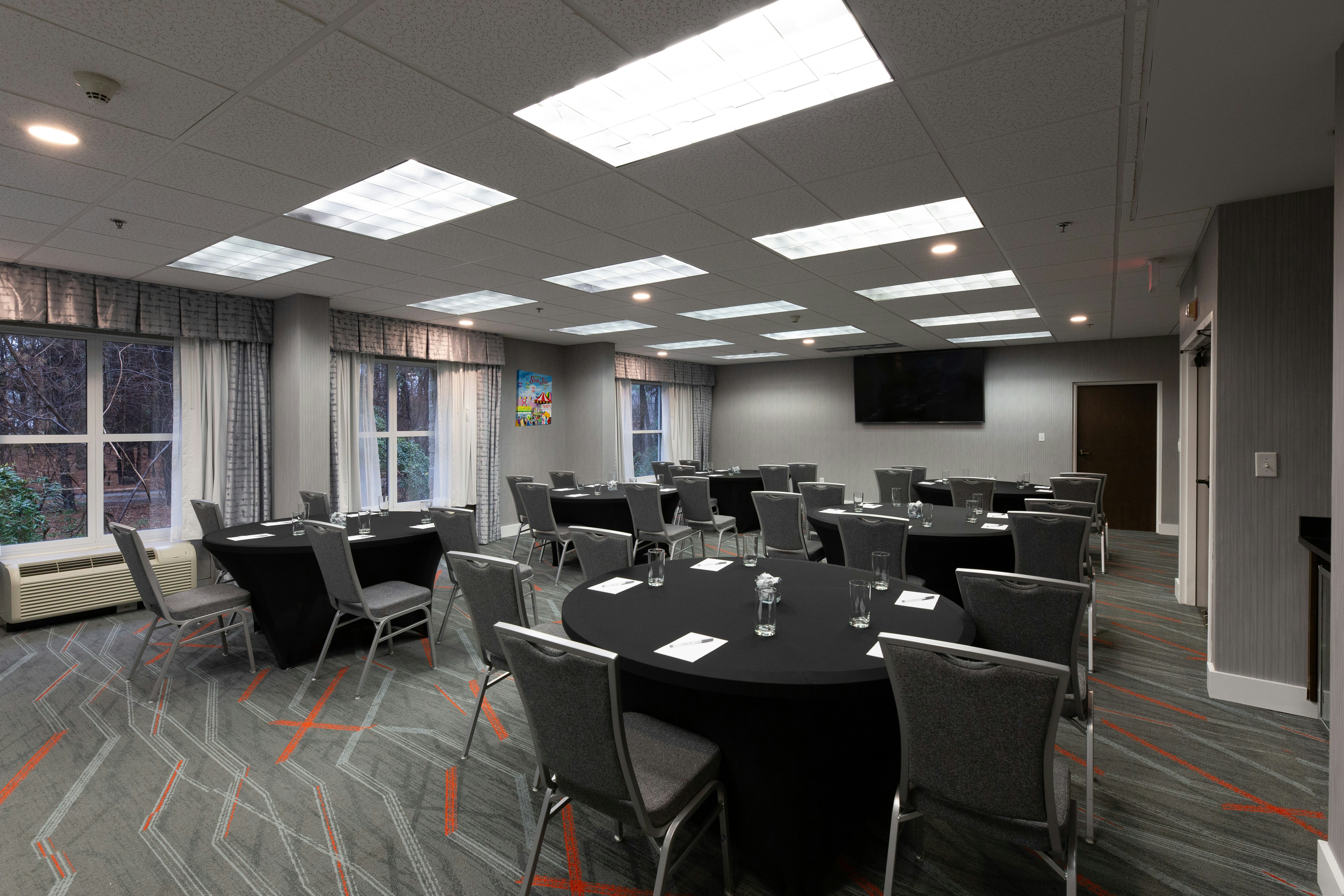 Hampton Inn & Suites Raleigh Cary Lenovo Center 44/52
