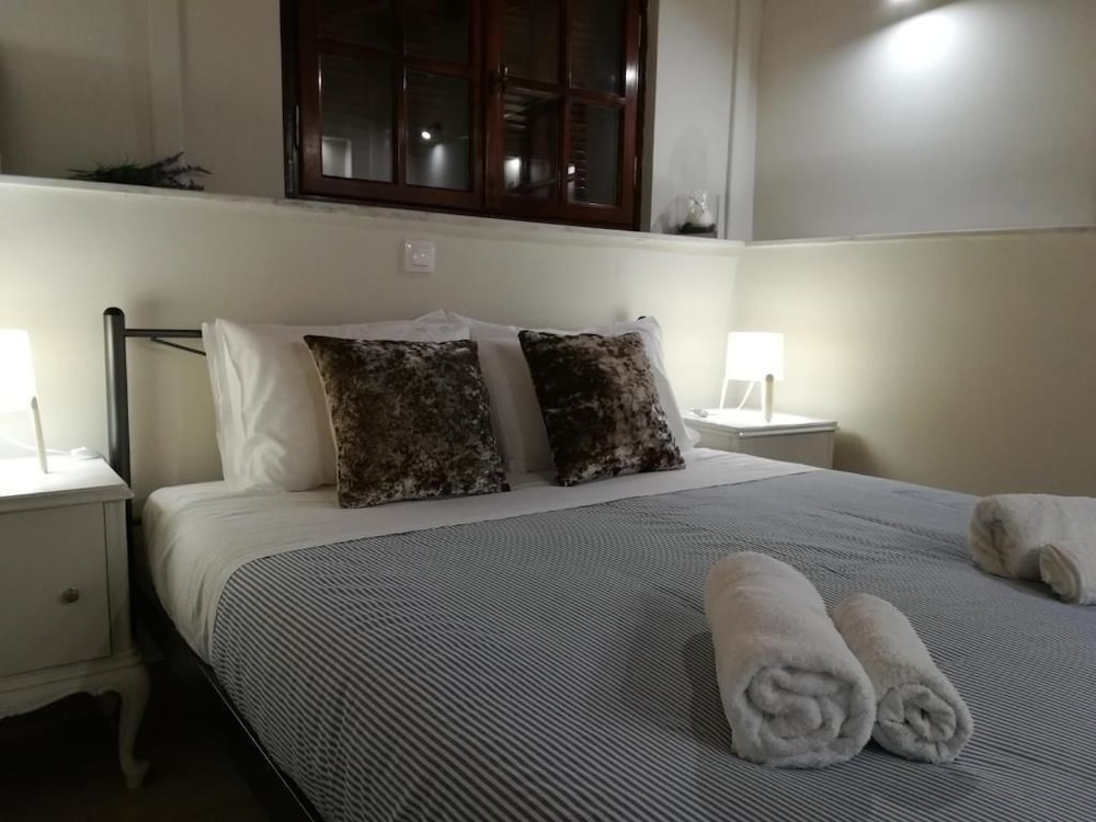 3 BEDROOMS, EXCLUSIVE, APARTMENT, 3 DOUBLE BEDS, CITY VIEW, 2 SOFA
