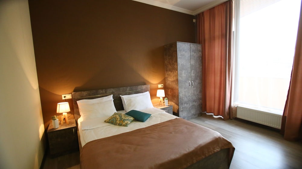 Nabadi Hotel 7/68