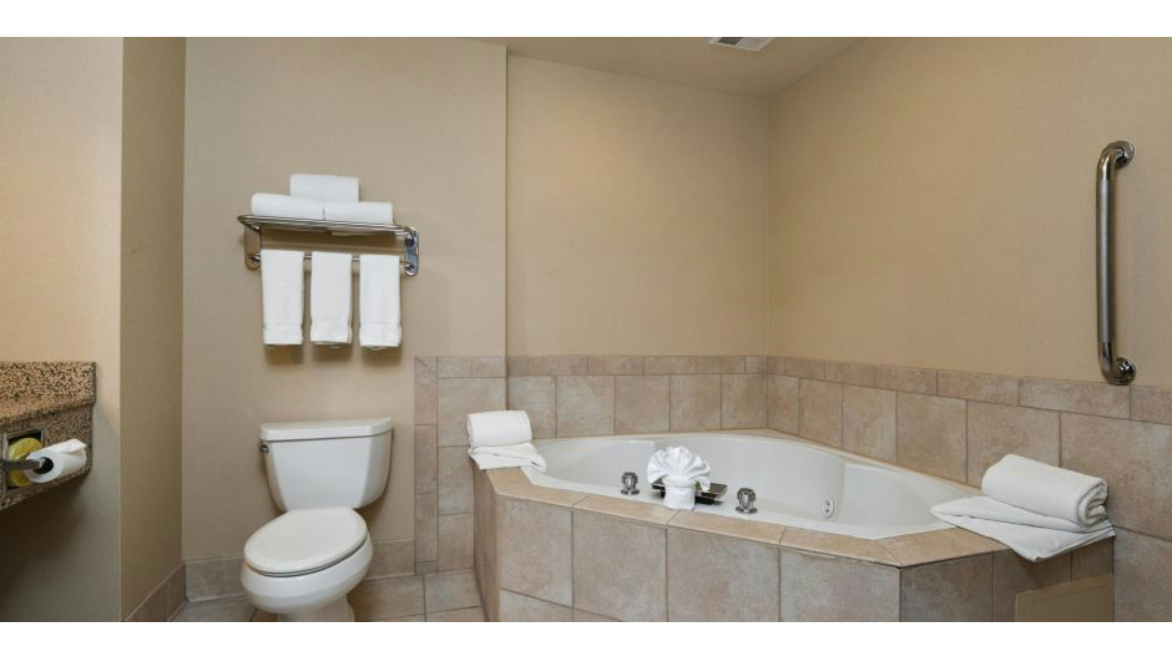 Holiday Inn Express Hotel & Suites Cherry Hills 46/46