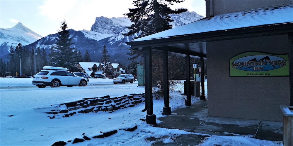 Mountain View Inn 61/62
