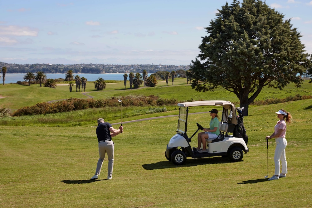 Rydges Formosa Auckland Golf Resort 40/65