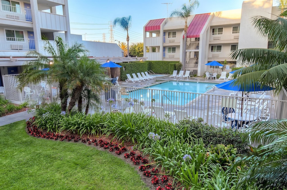 Motel6 Anaheim, CA - Maingate 43/58