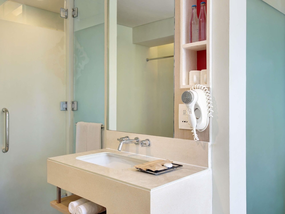 Mercure Bali Nusa Dua 70/71