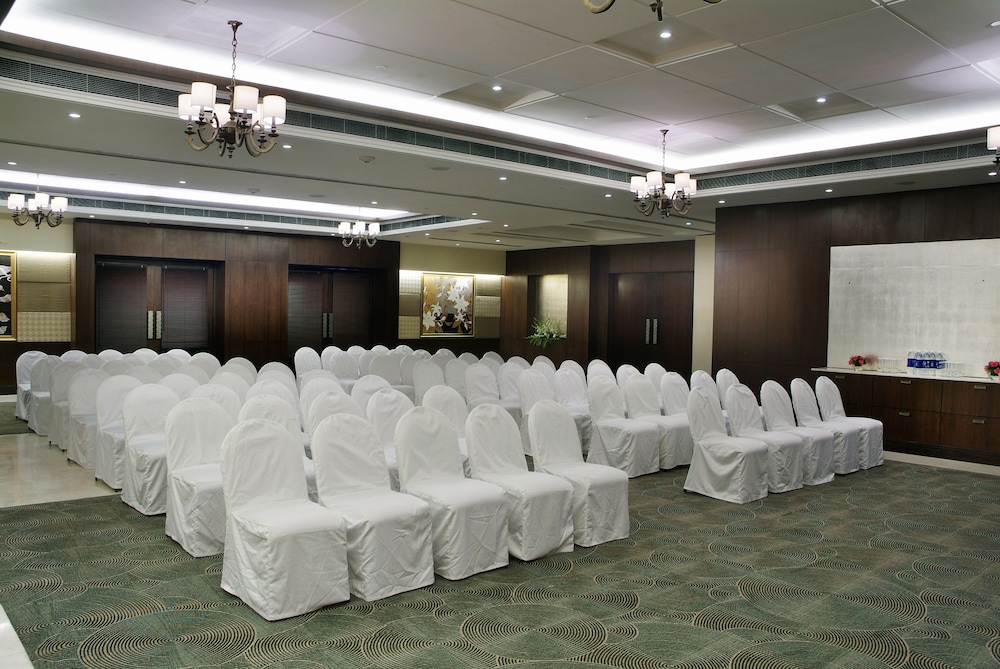Goldfinch Hotel Delhi NCR 51/63