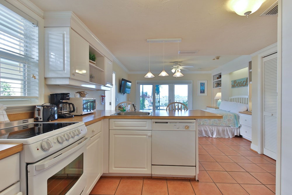 Tortuga Inn Beach Resort 3/76