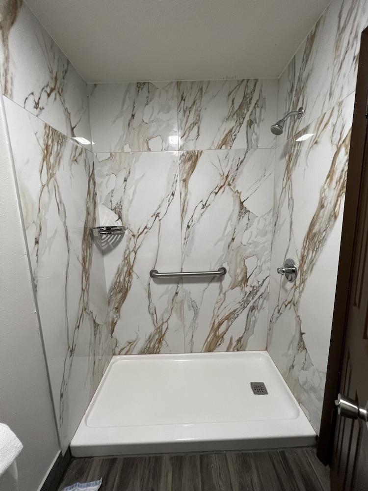 Budget Inn Ardmore 32/34