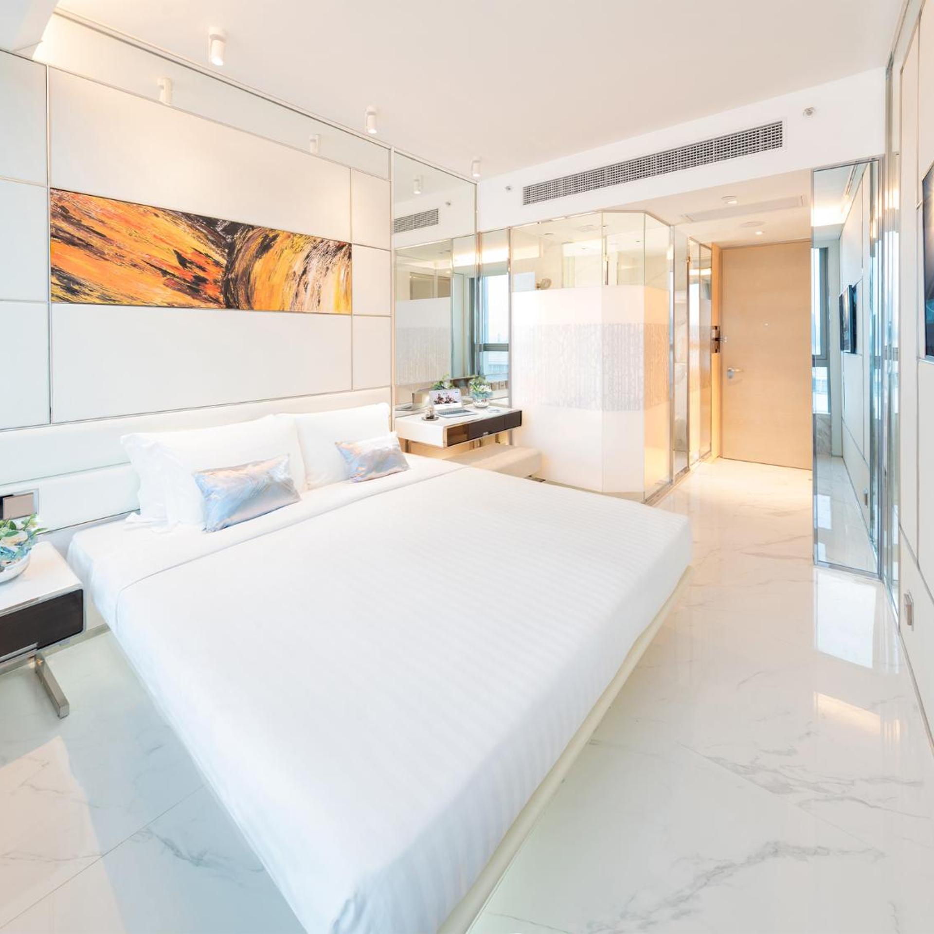 Theme, Family Suite
