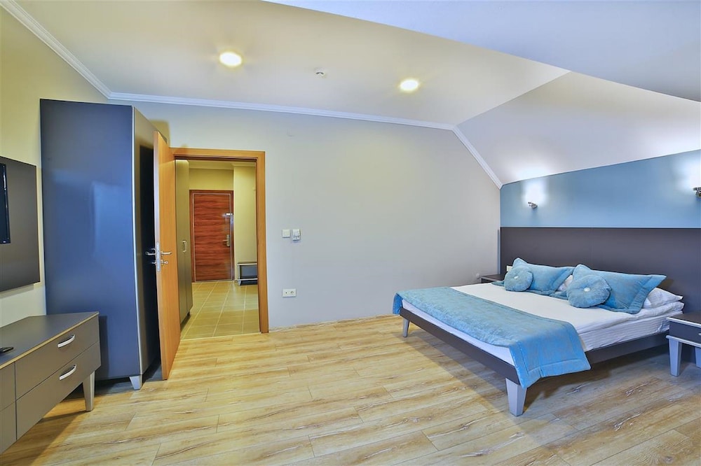 The Hera Premium Hotels 8/49