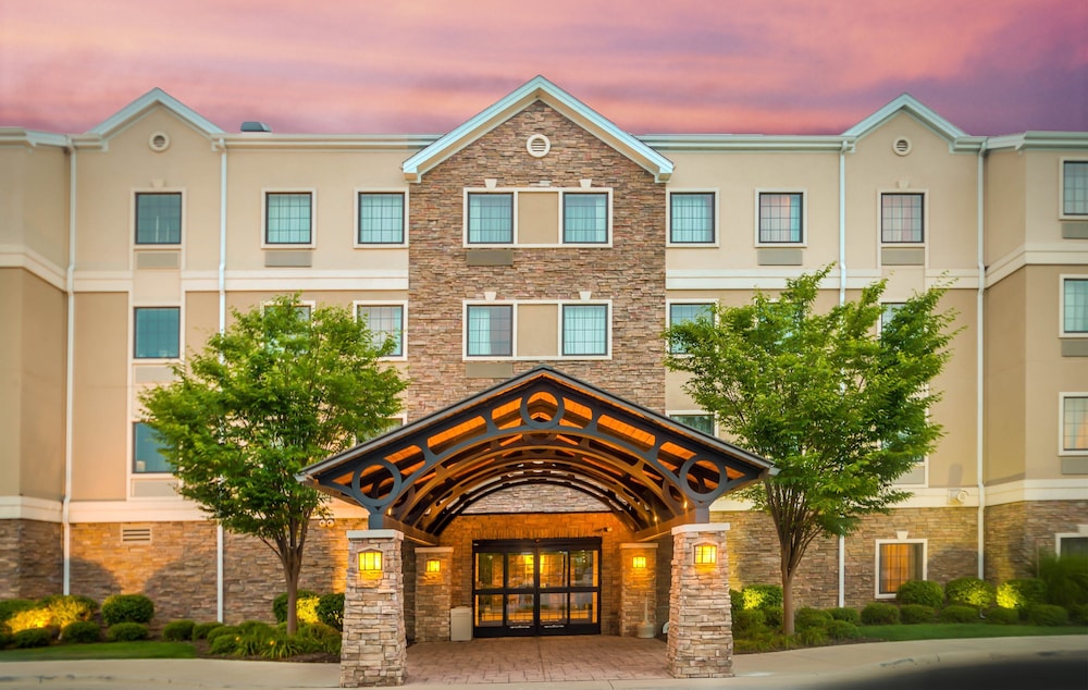 Staybridge Suites Toledo - Maumee 8/72