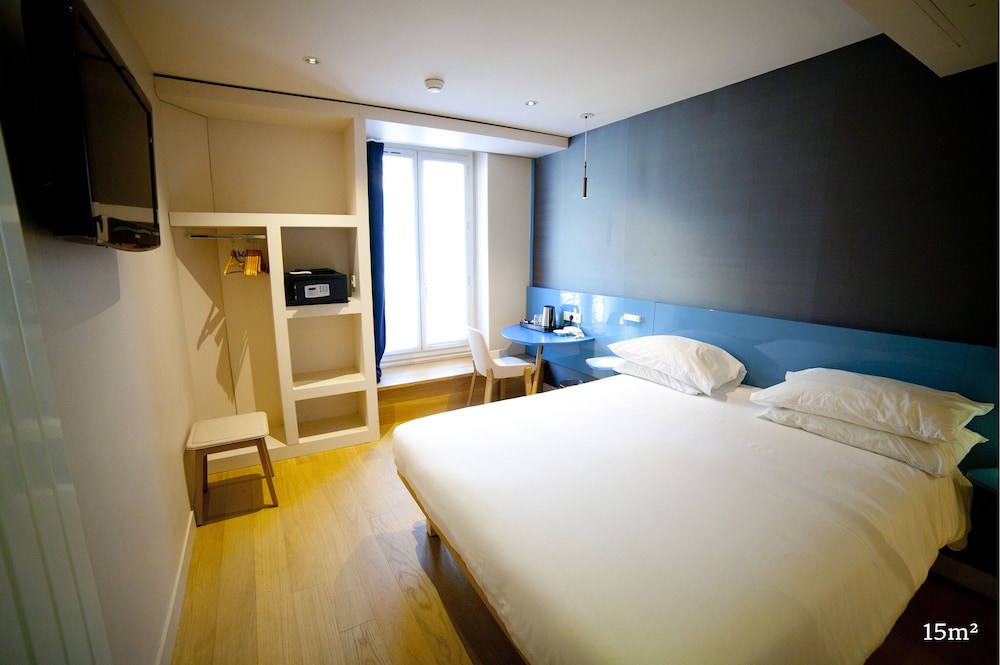 DELUXE, DOUBLE BED