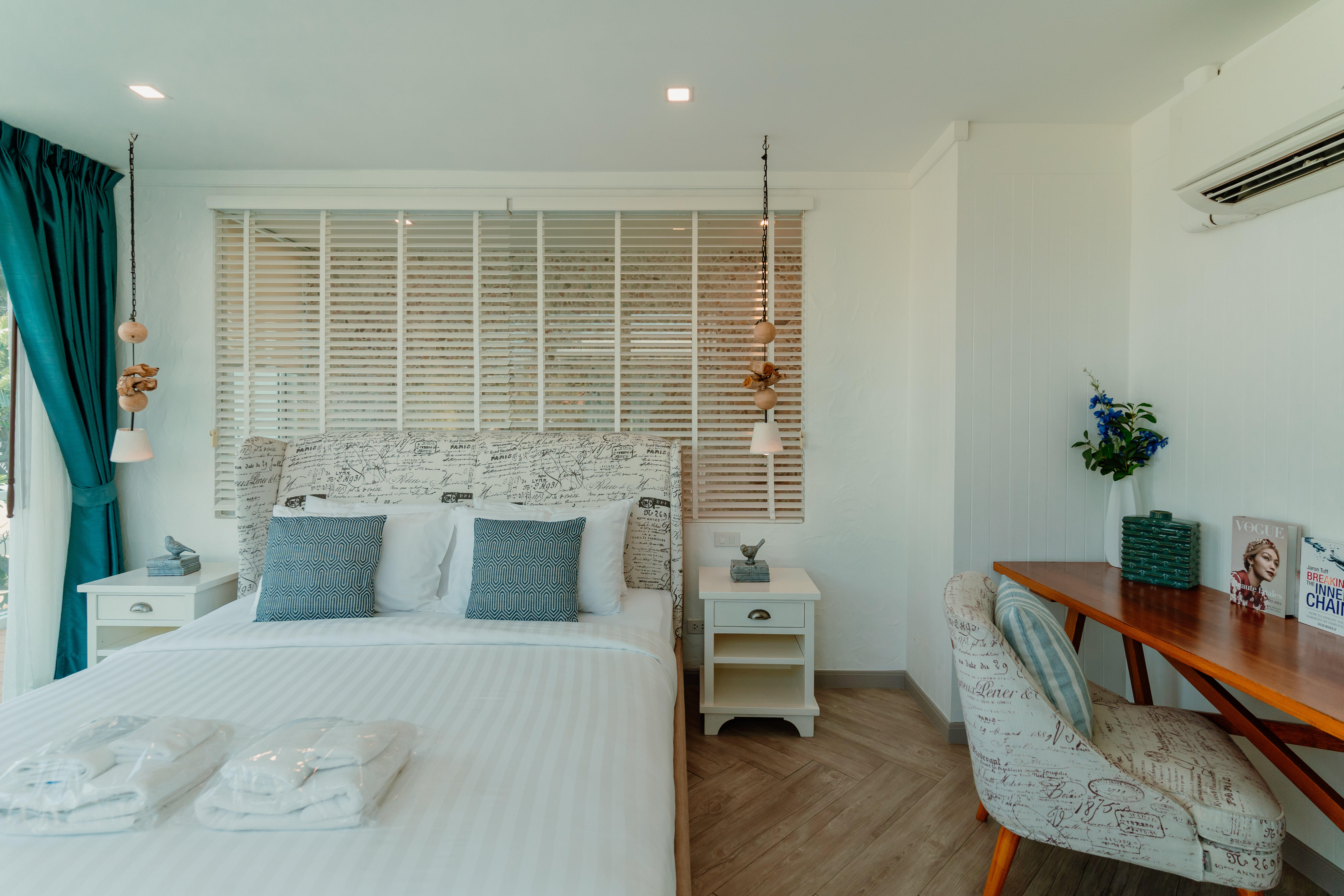 4 BEDROOMS, POOL, VILLA