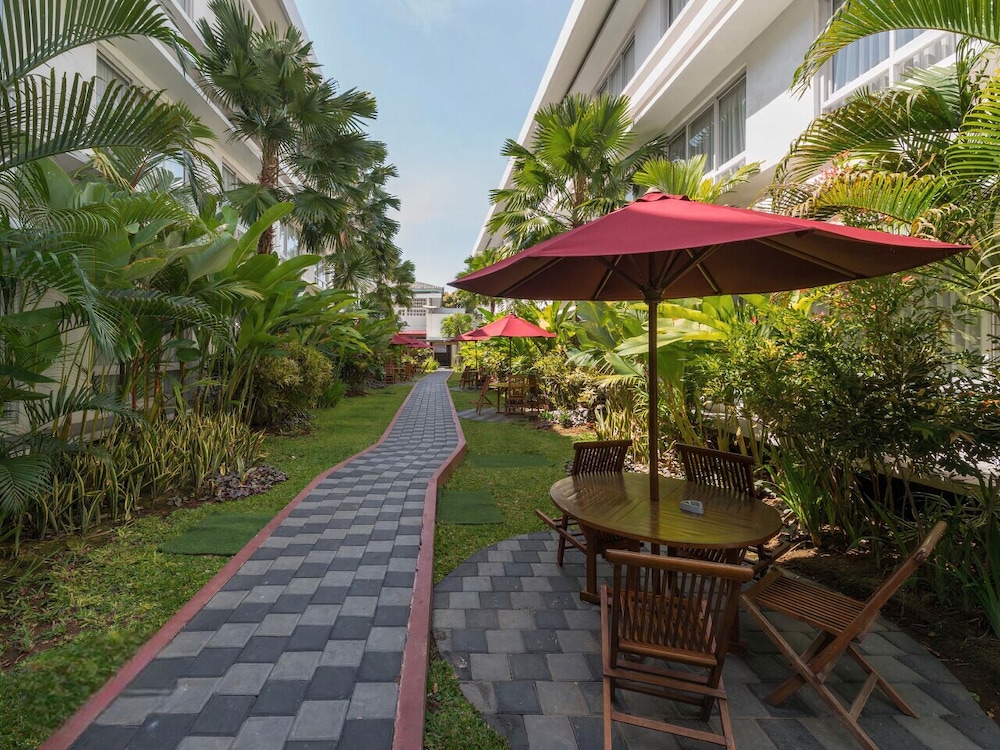 The Kanjeng Suites Kuta Galeria - Bali 49/56