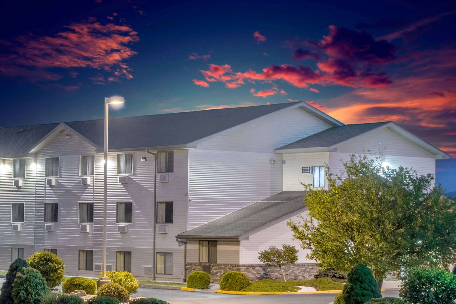 Super 8 By Wyndham Altoona 1/15