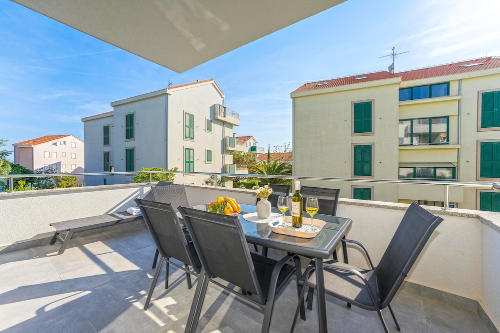 Summer Breeze Apartments 30/45